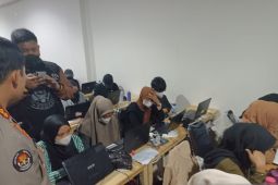 Polisi tangkap lima karyawan pinjol dugaan penyebaran data