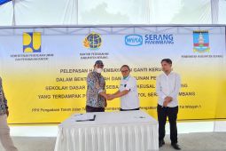 KemenPUPR Serahkan Lahan dan Bangunan SDN Seba Terdampak Tol Serpan