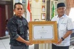 Pemkab Palas beri piagam penghargaan ke PT. Sinar Halomoan