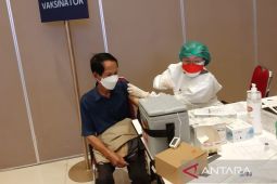 Pemkot Bandung utamakan lansia di permukiman padat dapat vaksinasi penguat