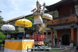 Kasus COVID-19 di sekolah