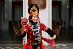 Bupati Indramayu siap tampil menari topeng di HPN