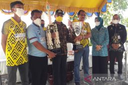Regent lauds Kotabaru's FC winning U-17 Soeratin Cup