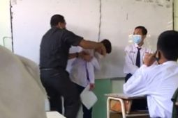 Beredar video guru SMPN di Surabaya pukul siswa