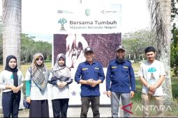 Karang Taruna Sambas terlibat aktif dalam Aksi Menanam ANTARA