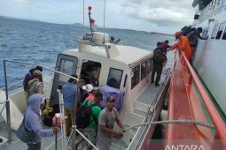 Tim SAR gabungan evakuasi rombongan Wawali Tual, syukurlah selamat