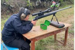 Tampil sebagai peserta termuda Meher Rady Shah juara nenembak Banten Cup