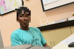 Dendam, pria ini bakar mobil dan rumah tetangga