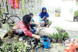 Warga RW 3 Jagalan Kota Mojokerto tekan laju perubahan iklim