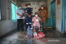 Bantuan dari PT Timah Berkah Imlek untuk Tjhai Tju Yan dan Tjhai Kon Nyong