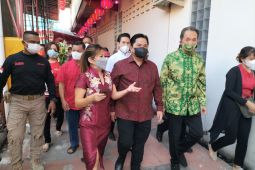 Erick Thohir datangi Wihara Dharma Bhakti
