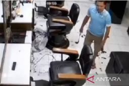 Perkara tukang cukur diacungi celurit berakhir damai