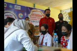 Bupati Kapuas Hulu minta orang tua dampingi anak saat vaksin
