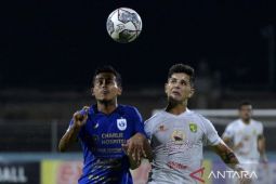 Liga 1: Aji Santoso syukuri hasil imbang lawan PSIS saat kondisi Persebaya darurat
