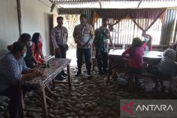 TNI-Polri patroli gabungan di Mukomuko cegah penyebaran Omicron