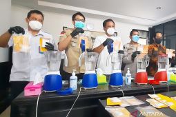 Polda Kalsel musnahkan 744,39 gram narkotika