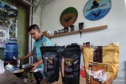 Menikmati senja dengan secangkir Kopi Meratus di Kota Apam