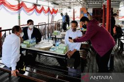 Presiden Jokowi bagikan SK Hutan Sosial dan sertifikat tanah di Sumut