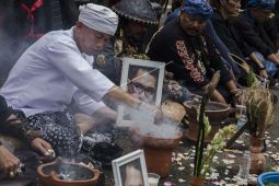 Aksi ruwatan untuk Arteria Dahlan