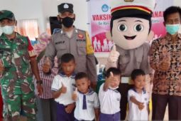 Polsek Batang Toru bantu Vaksinasi Merdeka puluhan anak