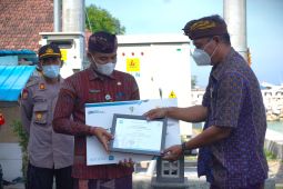 Pelabuhan Nusa Penida-Bali mulai manfaatkan anjungan listrik mandiri PLN