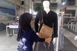 Kerajinan Badui di Plaza Lebak diminati pengunjung