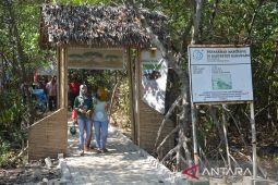Disparbud imbau pengelola objek wisata di Karawang perketat prokes