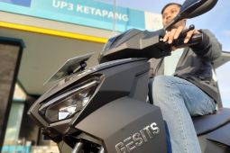 Skuter - motor listrik dukung pelaku UMKM di Kota Ketapang