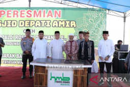 Gubernur Erzaldi resmikan Masjid Depati Amir
