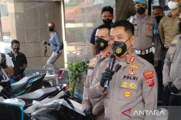 Polres Karawang tetapkan seorang wanita tersangka kasus arisan daring