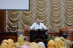 Eri Cahyadi minta camat dan lurah antisipasi lonjakan COVID-19 di Surabaya