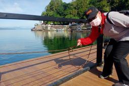 Fasilitas Pantai Bebas Parapat dirusak