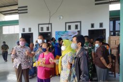 Sebanyak 6.000 liter minyak goreng digelontorkan dalam operasi pasar di Probolinggo