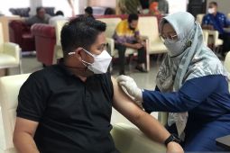 Pimpinan DPRD Kalsel ajak jangan ragu divaksin