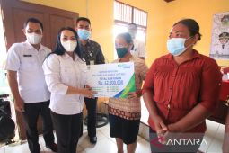 Bupati Karolin serahkan jaminan kematian BPJS Ketenagakerjaan