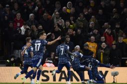 10 pemain Arsenal bungkam Wolves 1-0