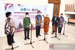 Resmi, Candi Prambanan dan Candi Borobudur jadi tempat ibadah sedunia