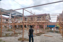 Pemkot Singkawang buat lapak sementara untuk PKL Pasar Beringin