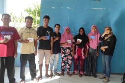 Petugas BRI salurkan bansos di wilayah kepulauan