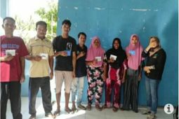 Petugas BRI penyalur bansos terus salurkan bantuan di daerah terpencil