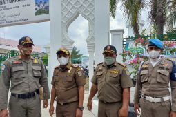 Satpol PP tertibkan PKL di Kampung Baru