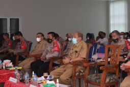 Wali Kota dan Kapolres Tebing Tinggi ikuti zoom metting dengan Gubsu.