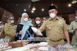 Gubernur: jangan ada kata lelah memberi pelayanan kepada masyarakat