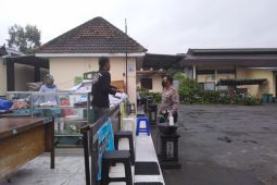 Samsat Tulungagung tetap buka layanan meski terdampak bencana angin kencang
