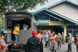 Sebanyak 21 pasangan mesum terjaring razia di sejumlah hotel Surabaya