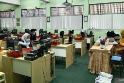 DKI tunggu kebijakan pemerintah pusat tingkatkan kapasitas PTM