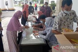 Sebanyak 3.000 liter minyak goreng digelontorkan untuk operasi pasar di Kota Madiun
