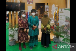 Produk Mitra Binaan PT Timah Mejeng di Pameran Adiwastra Nusantara 2022