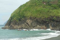 Ketika ritual mencari berkah di Pantai Payangan berujung maut
