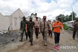 Kepala BNPB pastikan percepatan pembangunan huntara dan huntap Semeru